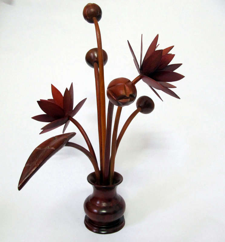 Đồ gỗ: lọ hoa sen bảy bông
