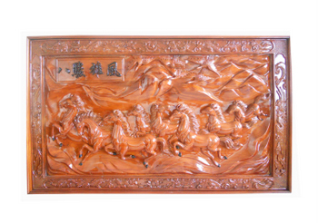 Tranh Mã Đáo Thành Công, được làm từ gỗ Hương